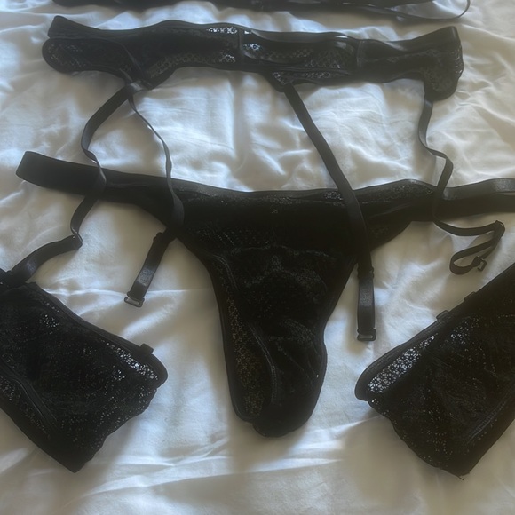 🔥🔥💋😘Ladies Lingerie Set😘💋🔥🔥 - Picture 2 of 3